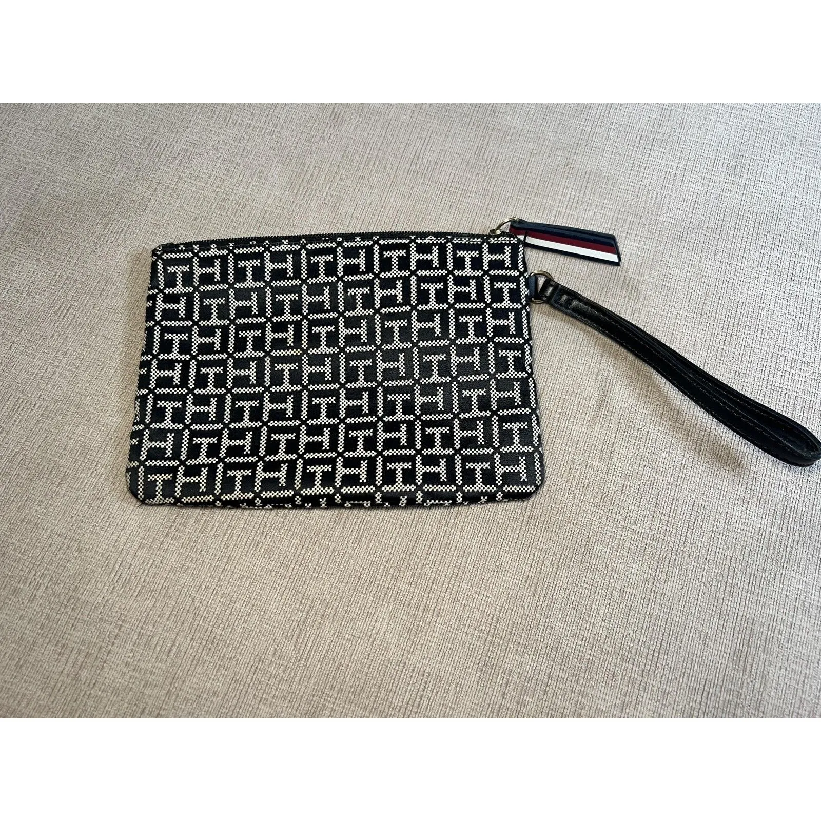 Tommy Hilfiger Wristlet Clutch Bag Womens One Size Black White TH Monogram Zip - Image 3