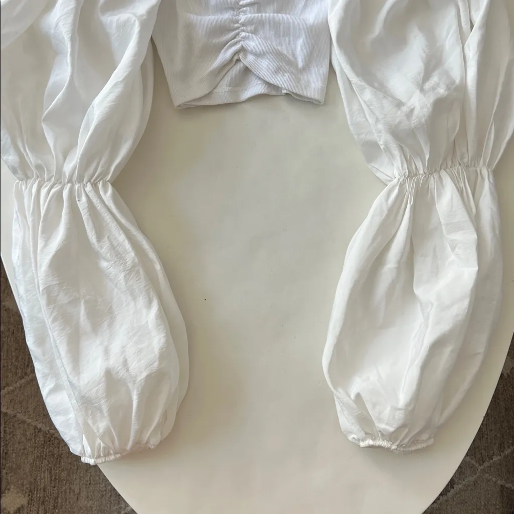 Zara White Sweetheart Neck Ruched Puff Long Sleeve Crop Top Size S - Image 5