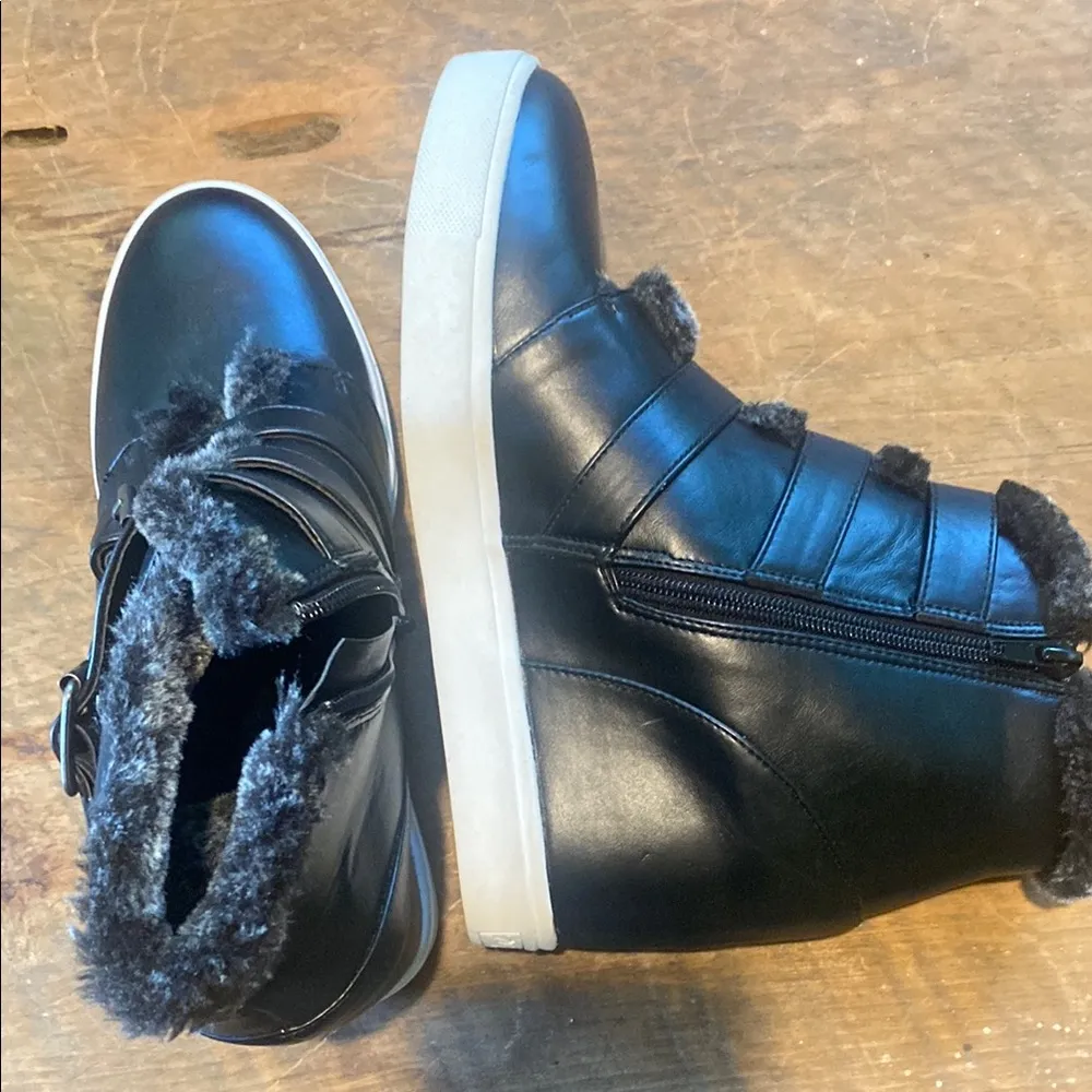 Coconuts by Matisse  Black Ankle Boots with Fur Trim - Image 2