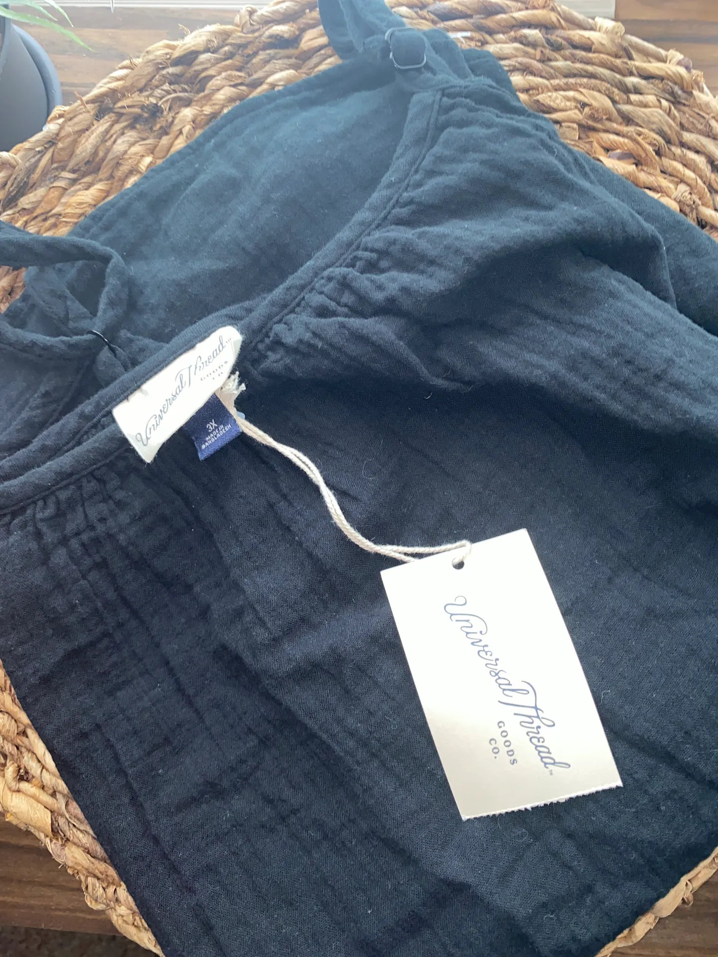 Universal Threads Black Gauze Tank Top  3X New With Tags - Image 2