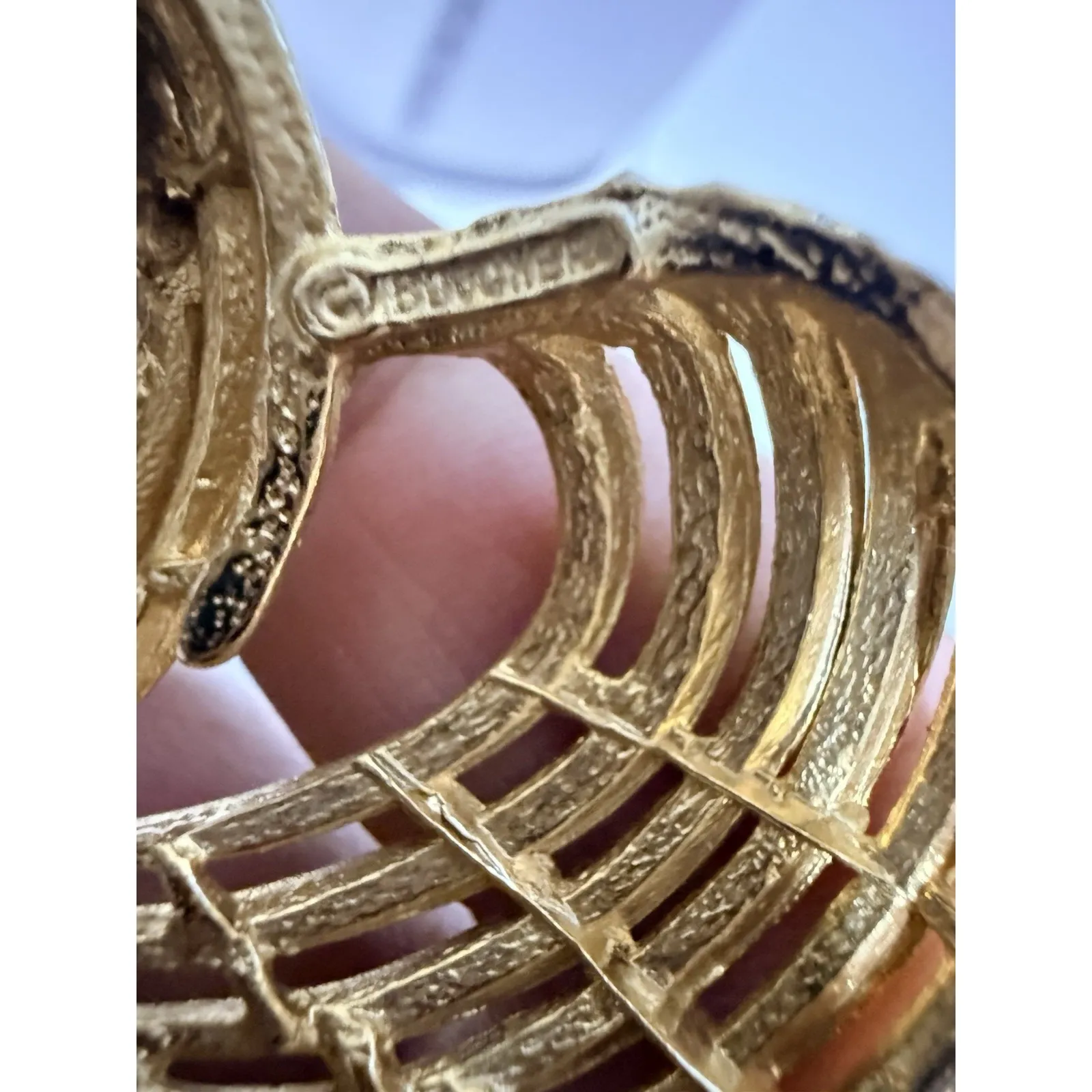 Vtg Gold Tone Statement Swirl Pendent Necklace Youghlani Youghlr ? 25" - Image 7