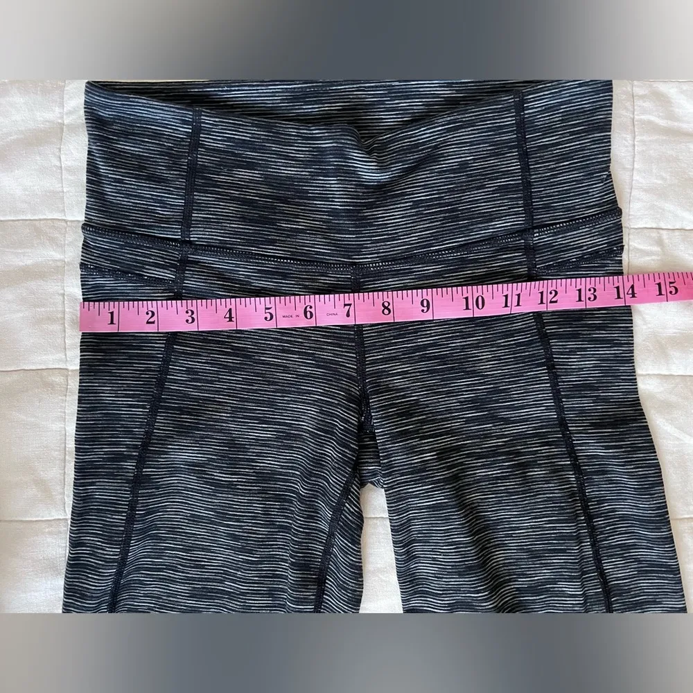 Athleta Energy Power Up Space Dye Grey Athletic Capri Yoga Pants - Small - Image 6