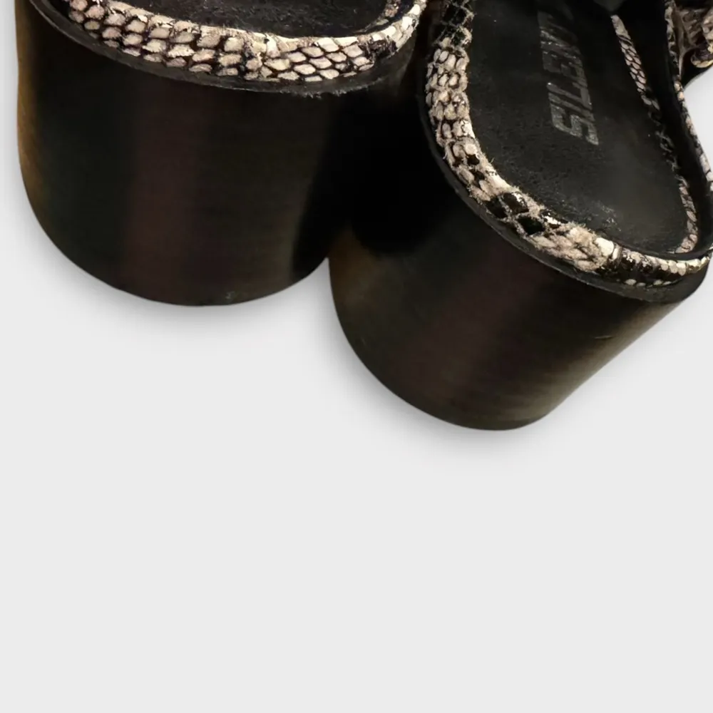 Silent D Leather - Image 11