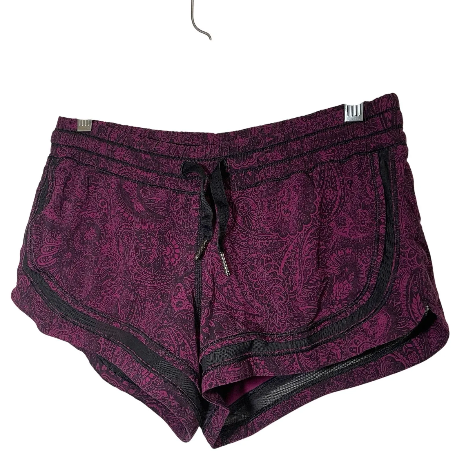 Lululemon Women's Lined Sheer Mesh Inserts Athletic Shorts‎ Sz 6 Purple - Image 3