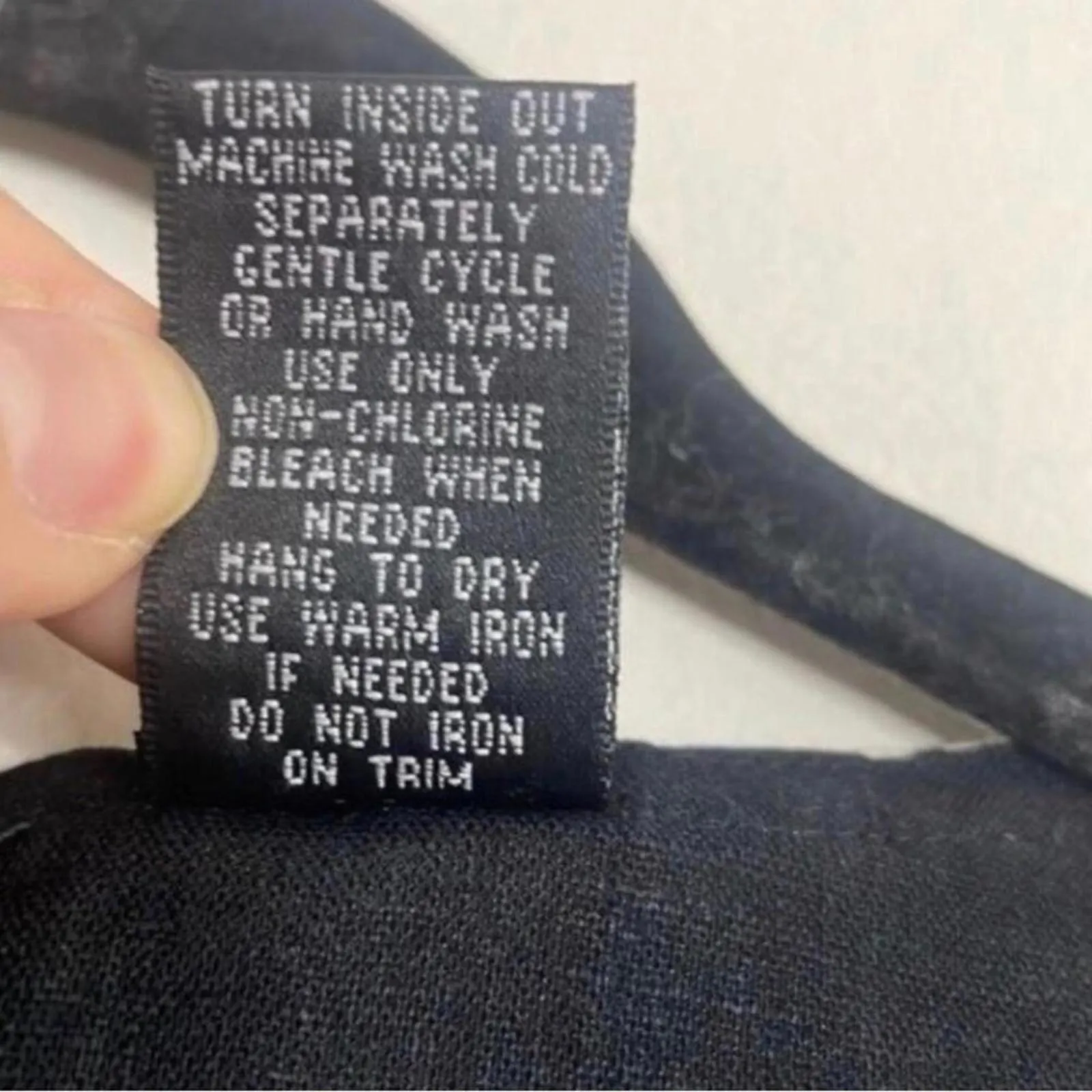 Oleg Cassini Linen Blend Black and White Floral Trim Sleeveless Top - Image 6