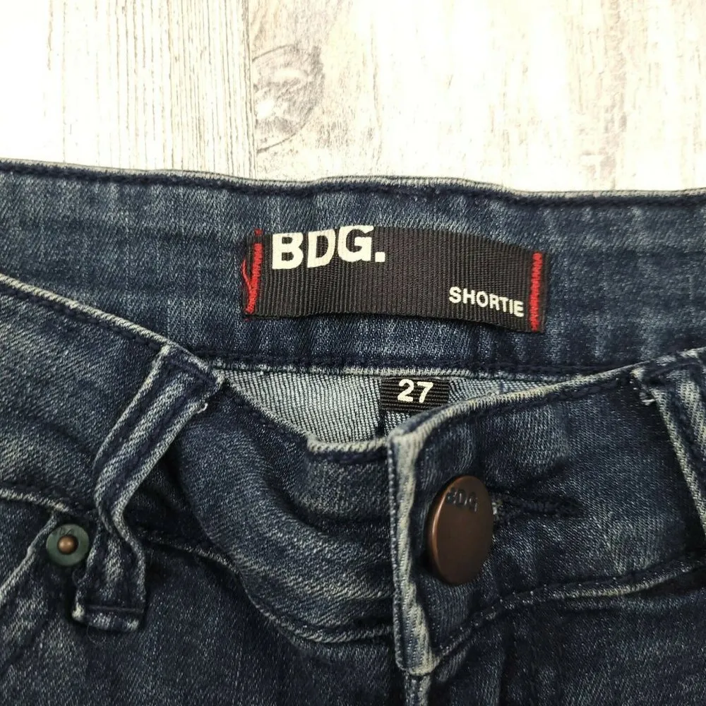 BDG Shortie Distressed Jean Shorts Women's Blue Roll-up Denim Size 27 EUC - Image 5