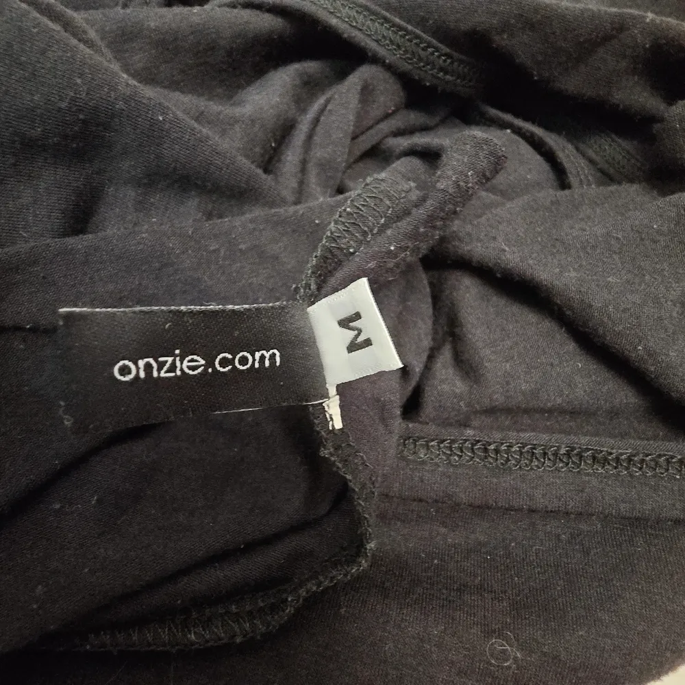 {M} Onzie Women's Black Cropped Twist Back Top Blouse - Image 4