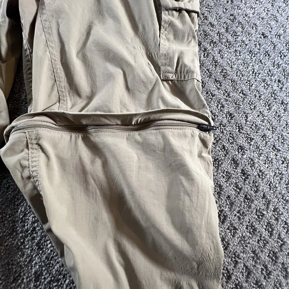 The North Face Womens Convertible Cargo Hiking Pants Sz 10 Beige Zip-Off Outdoor - Image 9