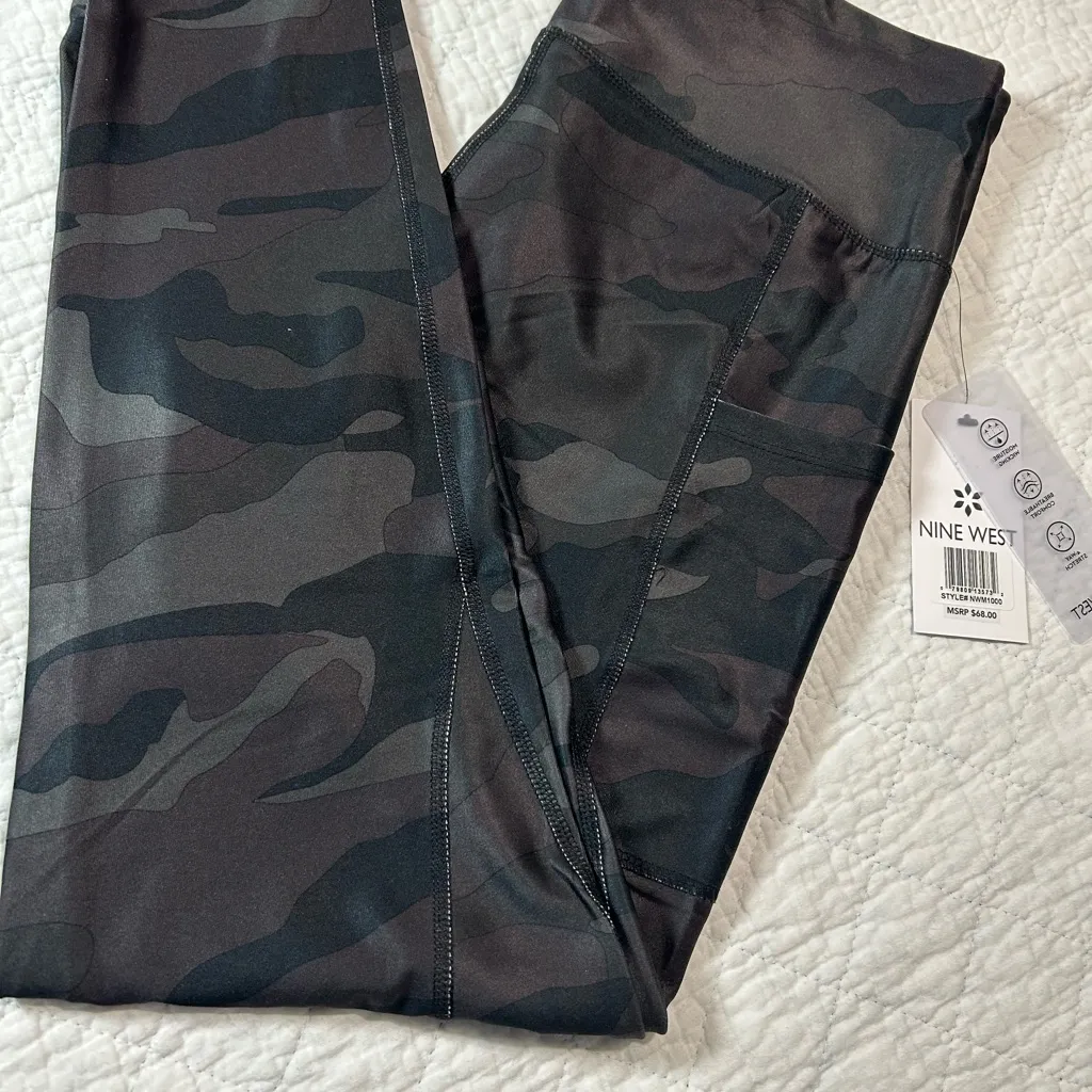 Nine West Capri Leggings Yoga Pants Dark Nights Camo Sz L - Image 5