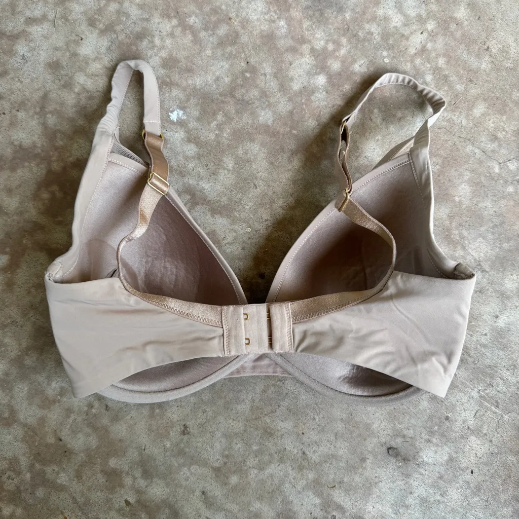 ThirdLove 24/7 Classic Contour Plunge Bra size 30G - Image 2