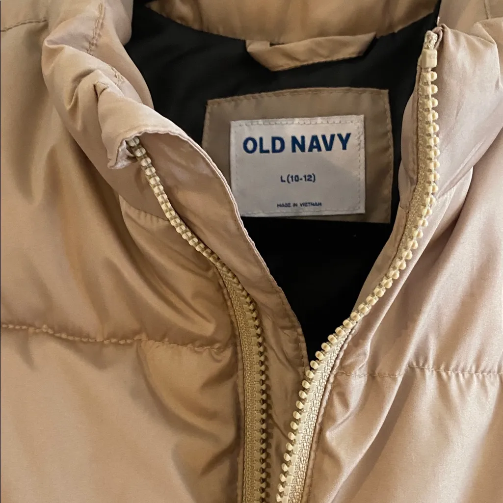 Old Navy  TAN PUFFER VEST NWT - Image 3
