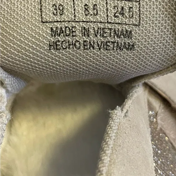 New Gioseppo‎ Anthropologie Tan / Gold Metallic - Image 9