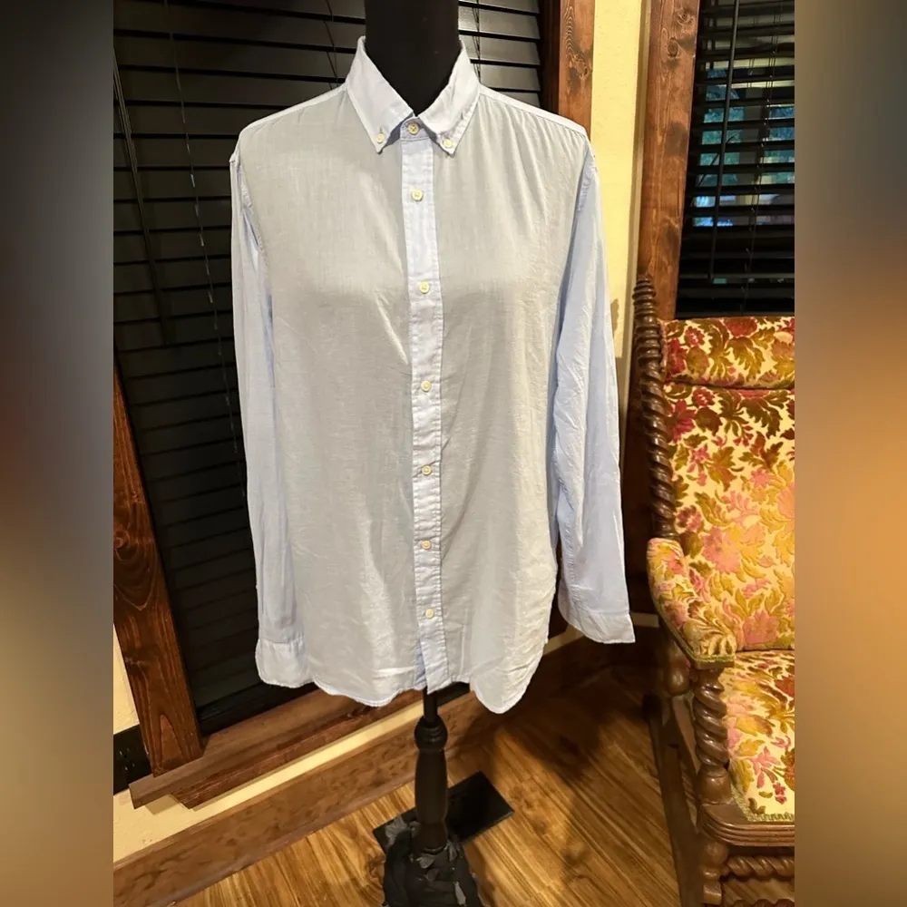 EUC Zara button down light weight baby blue long sleeve shirt women’s Sz M - Image 3