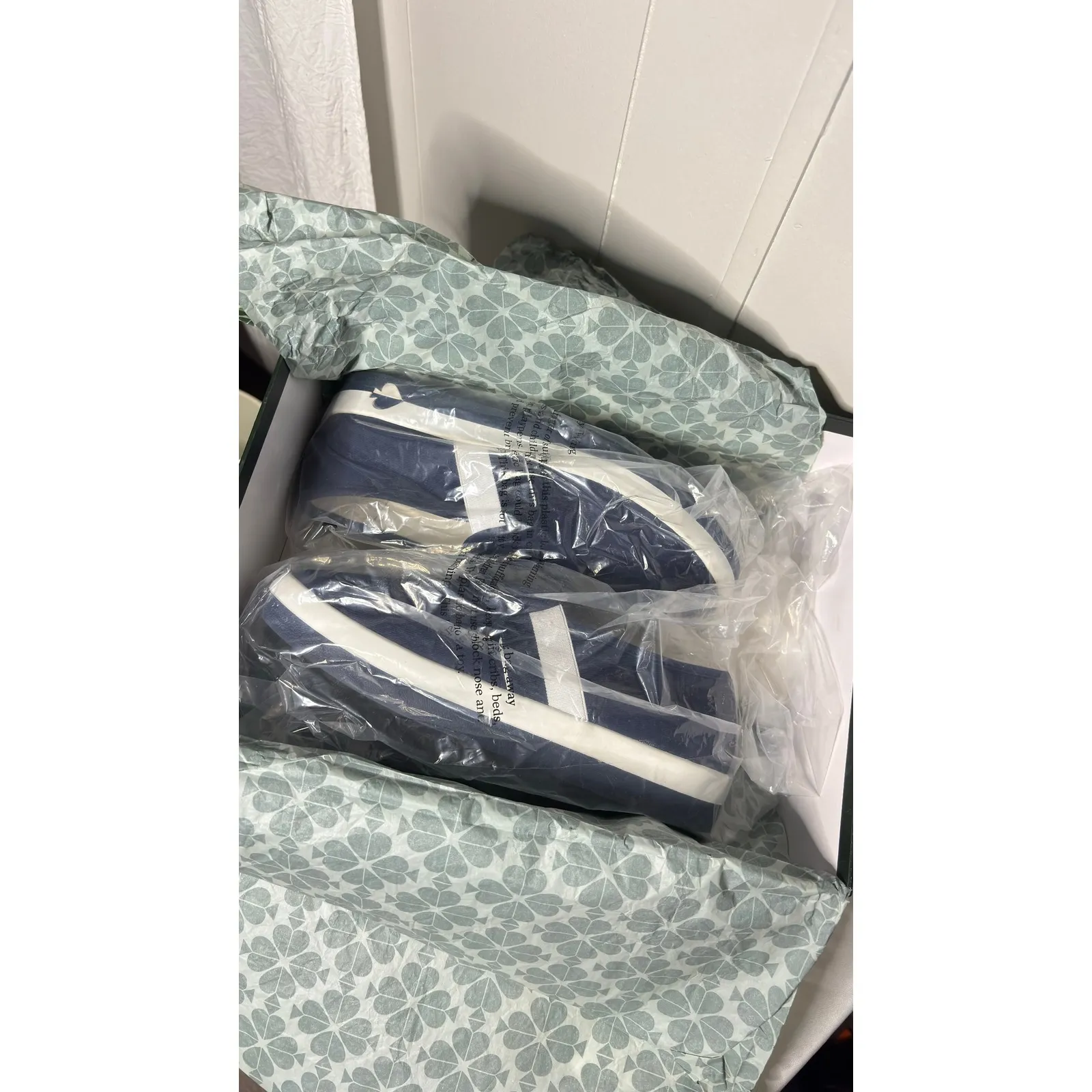 $158 NIB Kate Spade Sandy Slip On Sneakers Navy White Canvas Women's Size 6 - Image 8