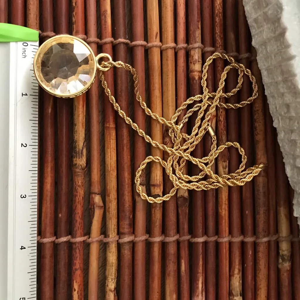 Swarovski Crystal Kaleidoscope pendant Necklace Goldtone 32” twisted rope chain - Image 12