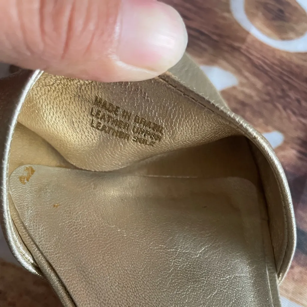 Lilly Pulitzer Gold Metallic Slide Sandals with Logo - Image 8