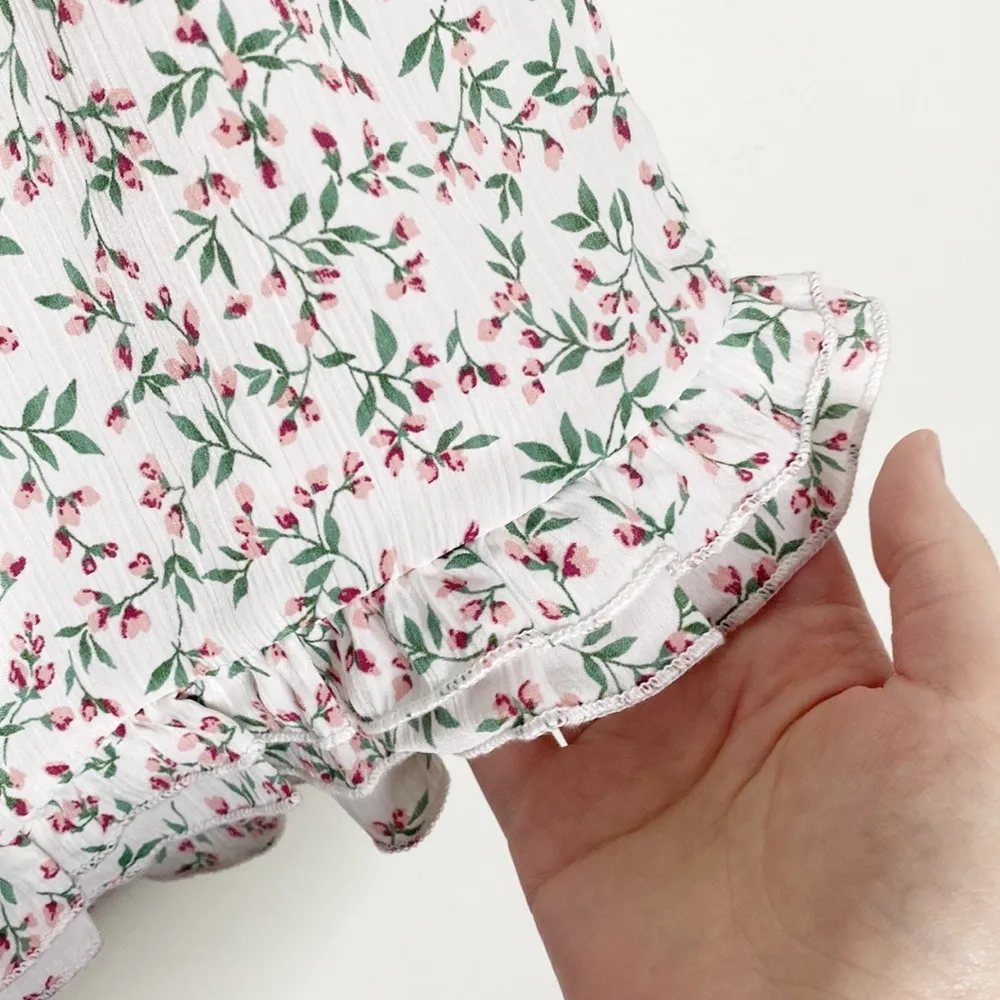 Nasty Gal Textured Georgette ditsy floral print ruffled mini shorts size 10 - Image 4