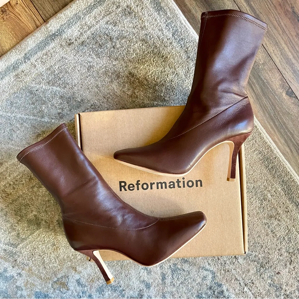 Reformation Enis Stretch Leather Ankle Boot 8.5 in Chestnut Brown - Image 3