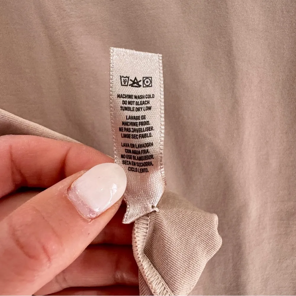 SKIMS Essential Crew Neck Sleeveless Bodysuit - Image 9