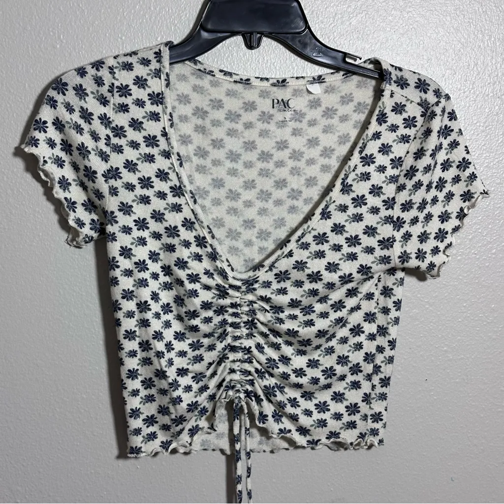 Pac Cares Women Floral Ruched White/ Black Cropped Top size S - Image 5