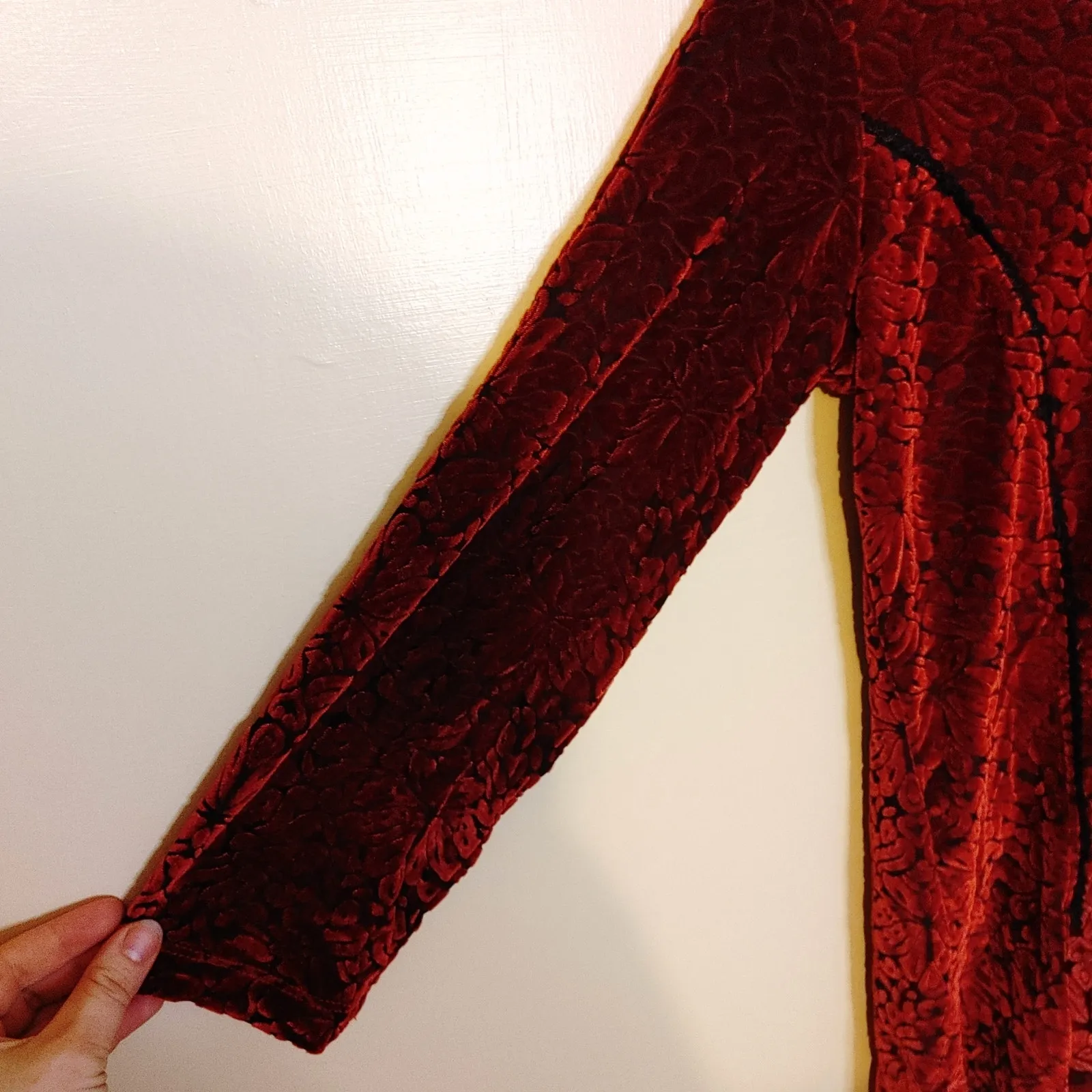 Dress Barn Size Small S Red Black Velvet Pattern Stripe Polyester Nylon Top - Image 6