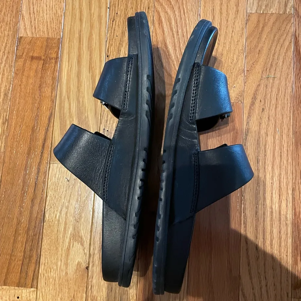 UGG Wainscott Buckle Slide - Image 7