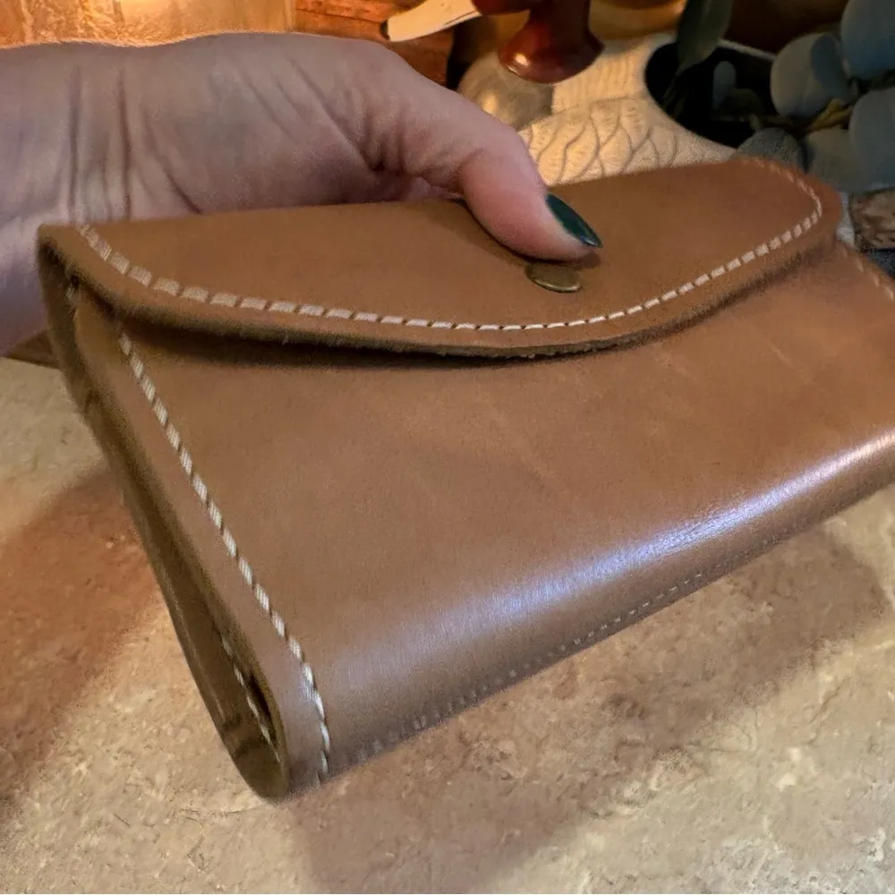 Justin Tan and White Leather Wallet with Flap Closure. Genuine cowhide. - Image 5