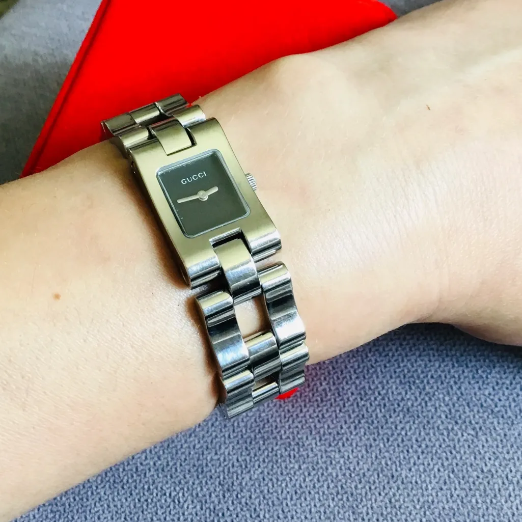 Ladies GUCCI stainless steel watch 🌹🌹🌹 - Image 7