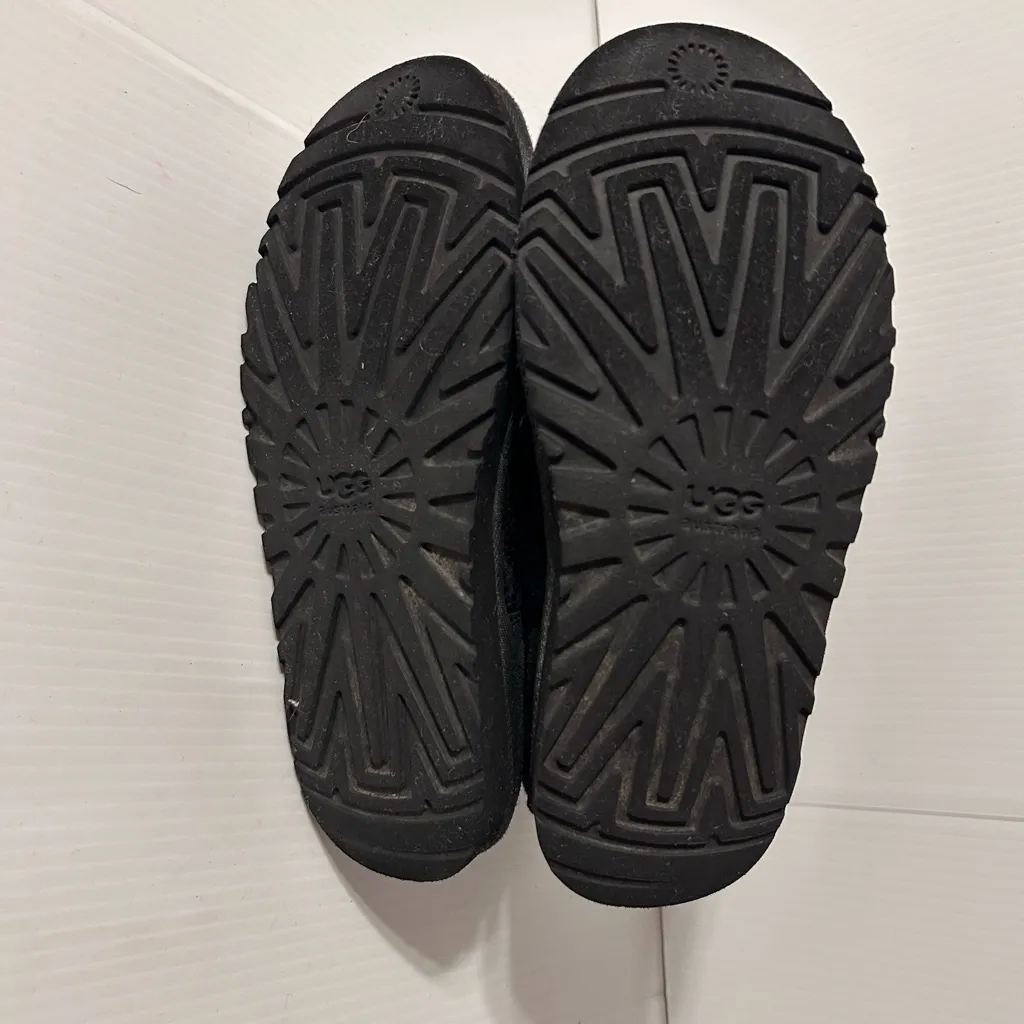 UGG S/N 3177 black knit winter boots women size 7 - Image 9