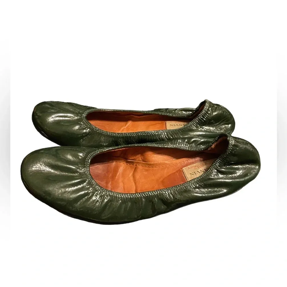 LANVIN HUNTER GREEN PATENT LEATHER FLATS Size 7.5 - Image 2