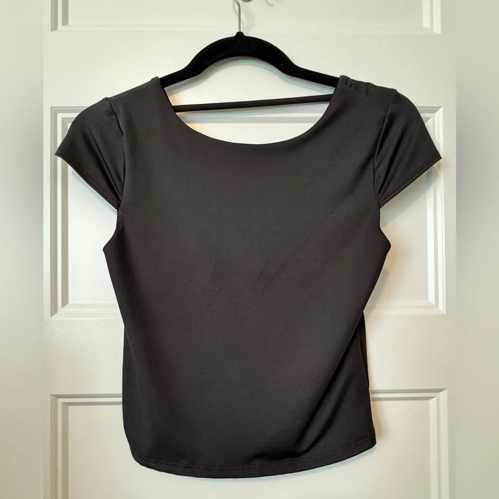 Live in the Moment Open Back Top Size Medium - Image 2