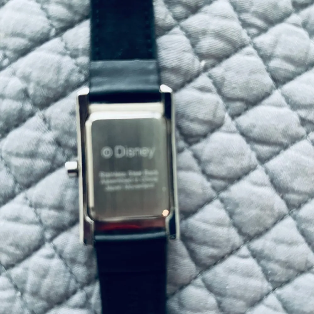 Disney Vintage Mickey Mouse USA Flag Watch - Working! New Battery 12/11/24 EUC - Image 5