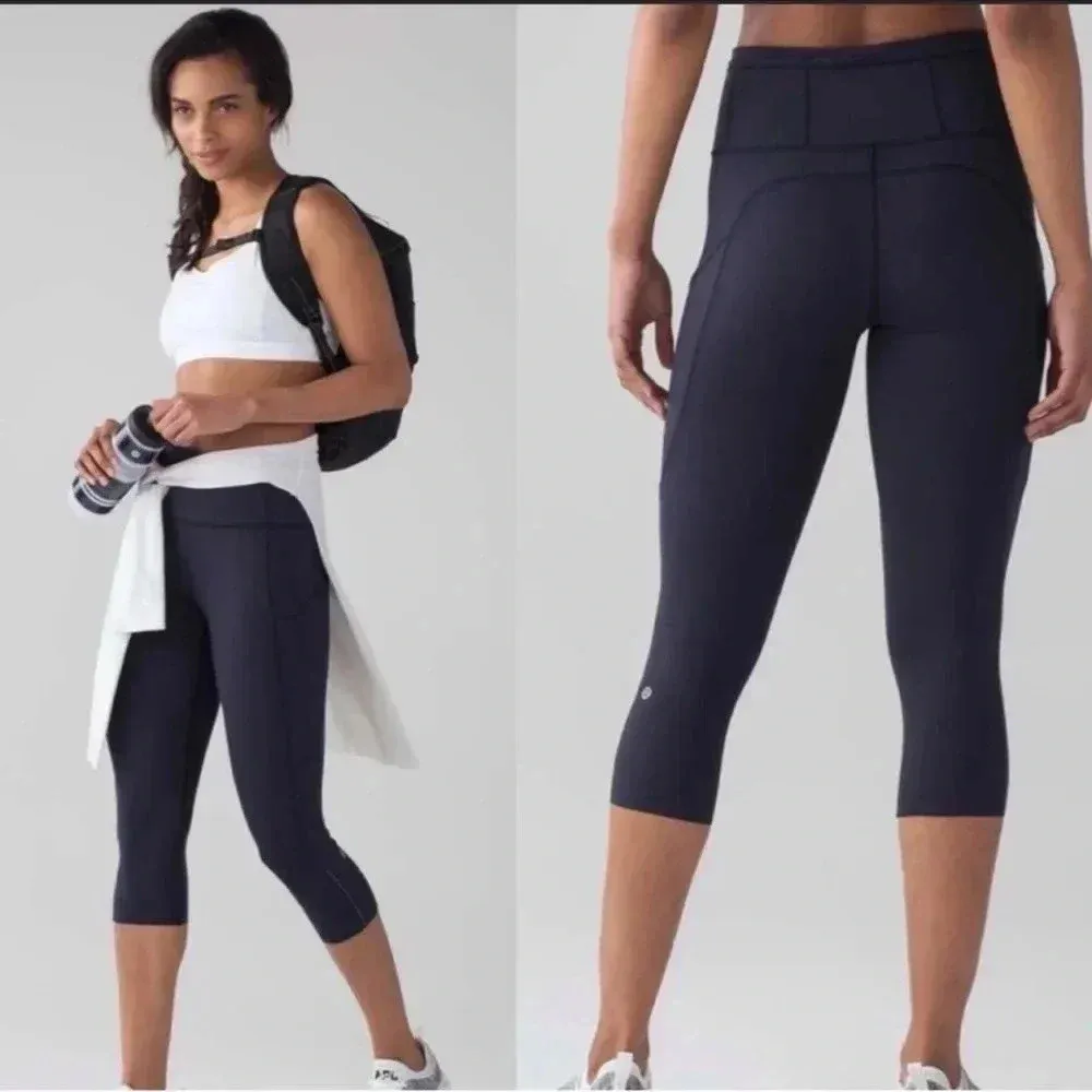 Lululemon Fast & Free Crop (19") in Midnight Navy  size 2 - Image 3