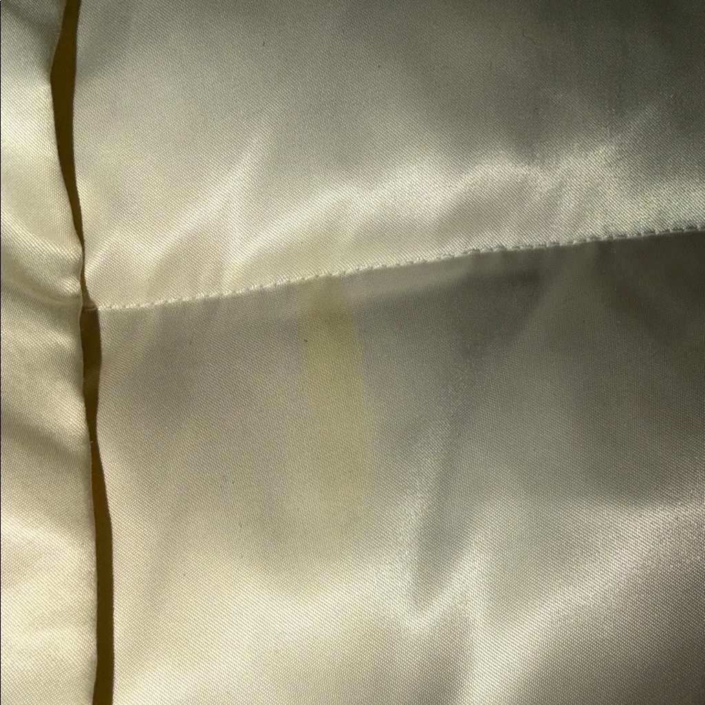 Talbots Women's Elegant ivory down Puffer vest - Image 7