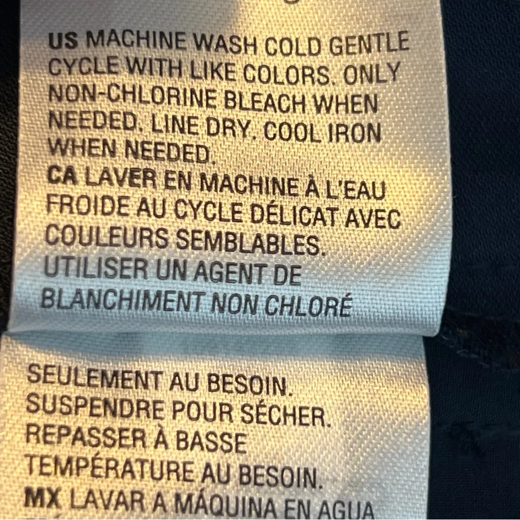 Alfani Size 6 Navy Blue Cropped Trousers with Mock Back Pockets & Zipper Closure - Image 13