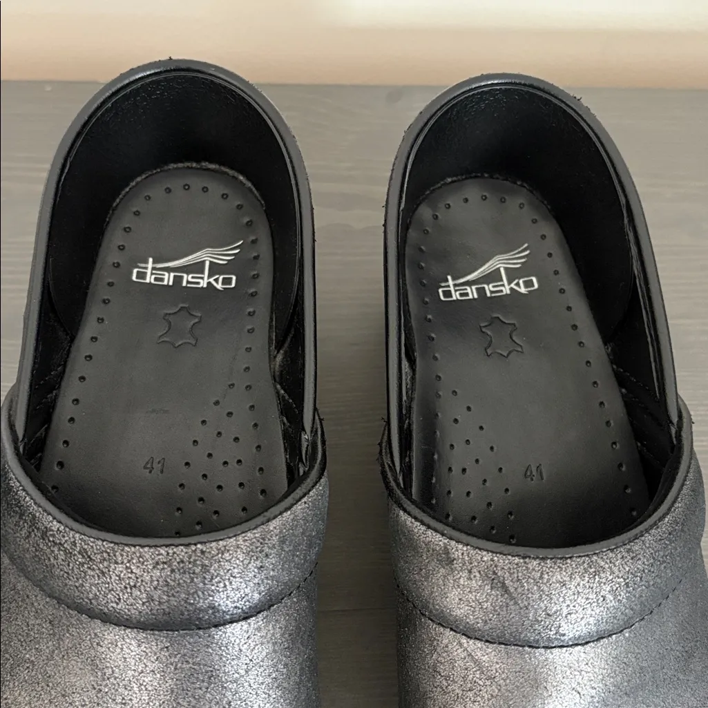 Dansko Professional metallic suede clogs black size 41 - Image 4