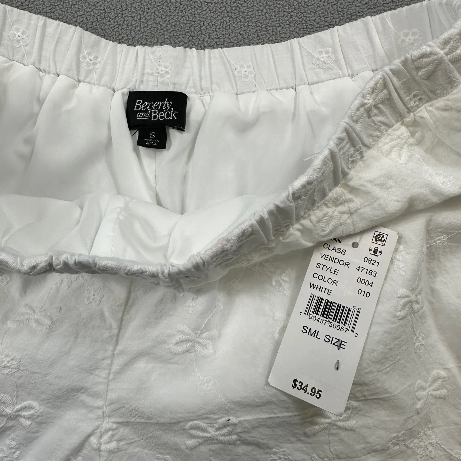 NWT Beverly And Beck S Shorts Womens White Floral Embroidered Lined Pacsun - Image 3