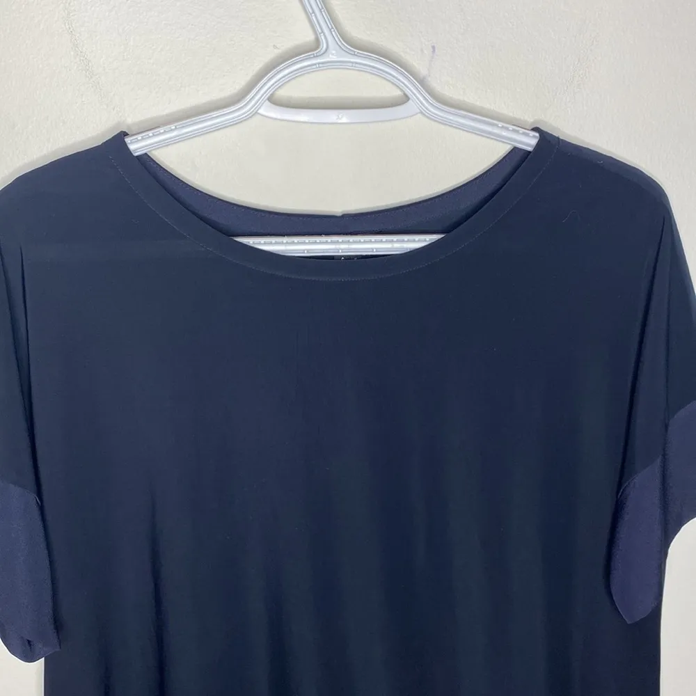 Nic + Zoe navy satin tipped relaxed cut short sleeve blouse size S - Image 3