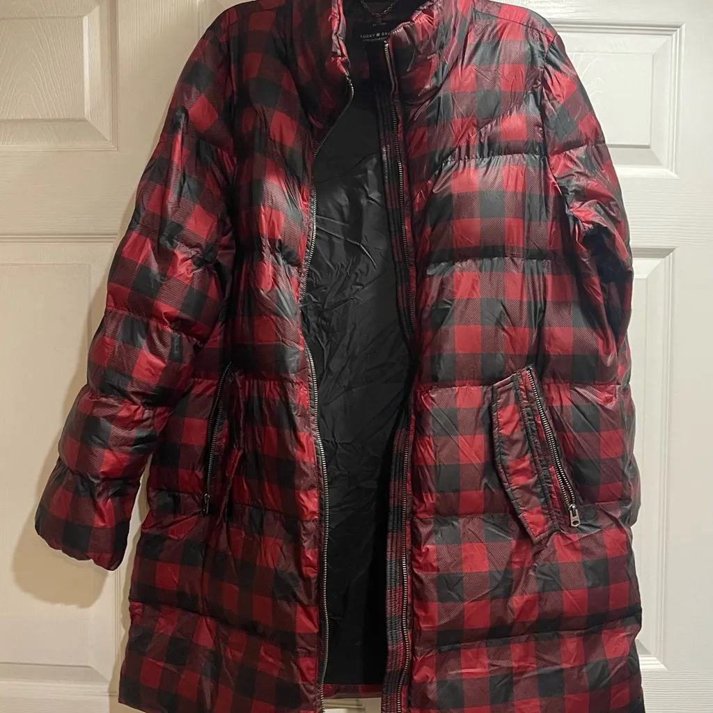 LUCKY 🍀 BRAND Plaid Red and Black Women's Puffer Coat SIZE L/G - Image 5