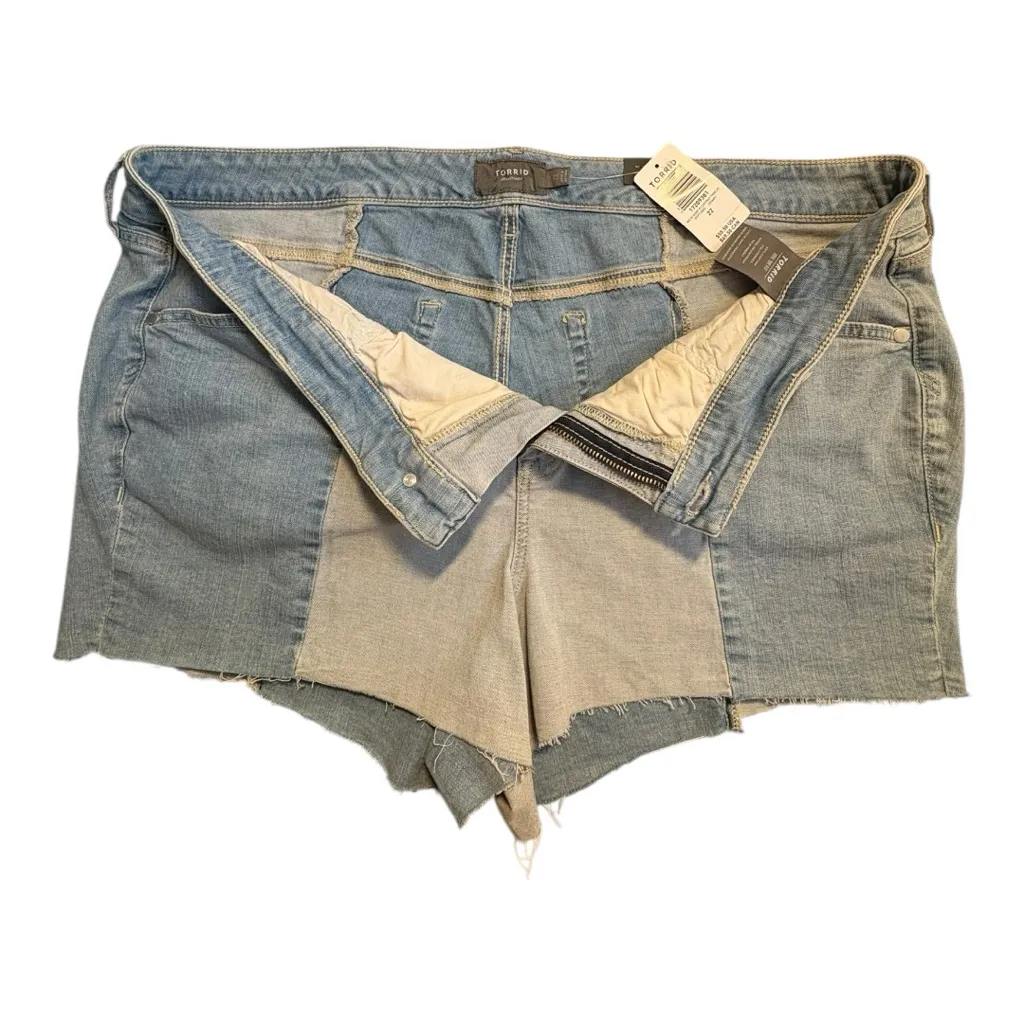TORRID Jean Shorts Womens Plus 22 Patchwork Denim Streetwear Festival Casual NWT - Image 4