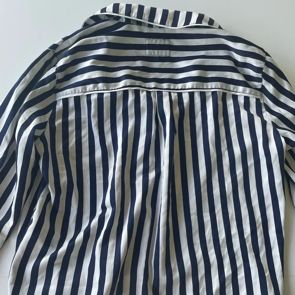 Gilly Hicks Satin Pajama Top Blue White Stripes Size Medium - Image 5