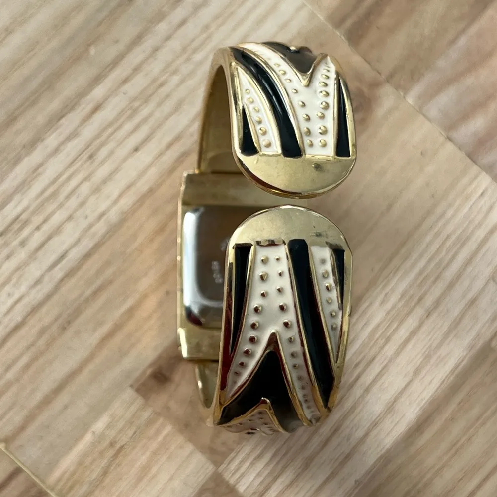 Fashion Watch Geneva Brand Black - Image 5