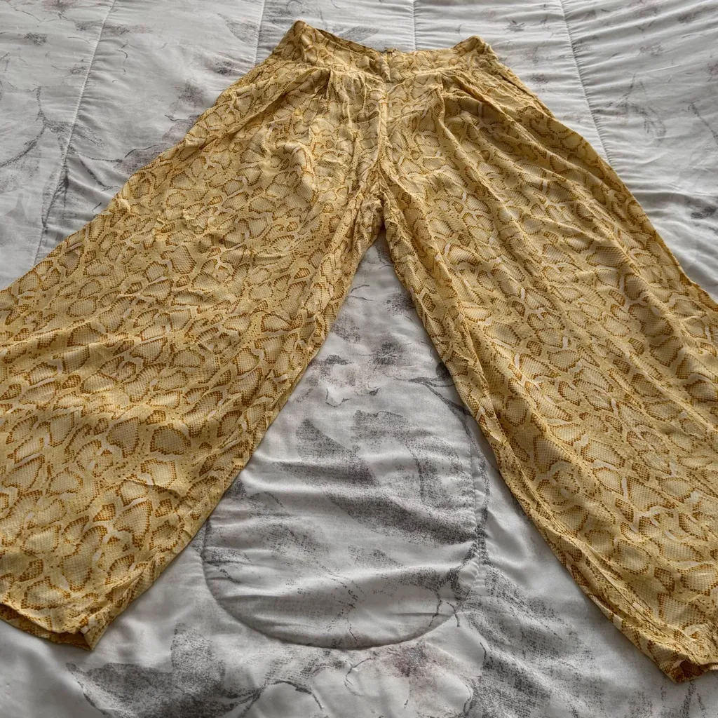 Faithfull the Brand buttery yellow wide leg high waisted pants, size 2 boho - Image 9