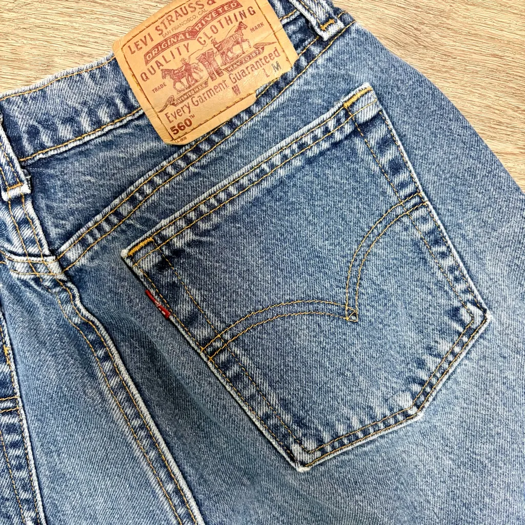 Vintage Levis 560 Straight Leg Loose Fit Jeans - Image 9