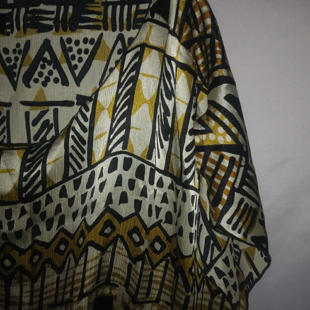 Unique 1X Black Gold Silky Satiny Top Plus - Image 3