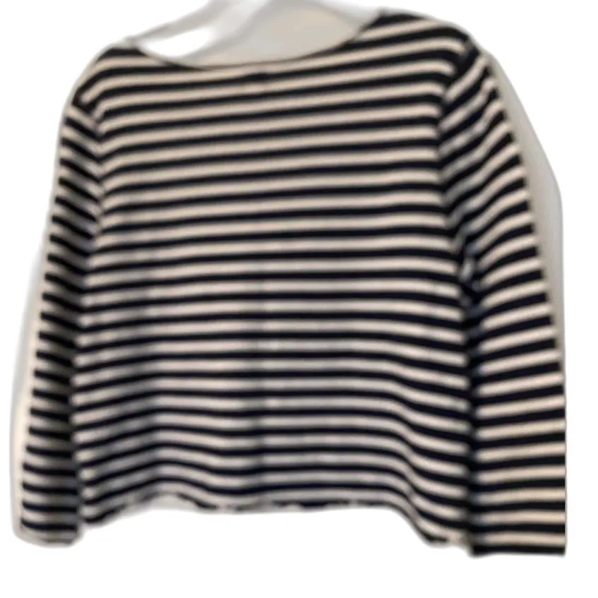 Women's GAP Navy Blue Stripe‎ & Lace Crop Top, Size Medium - Image 2