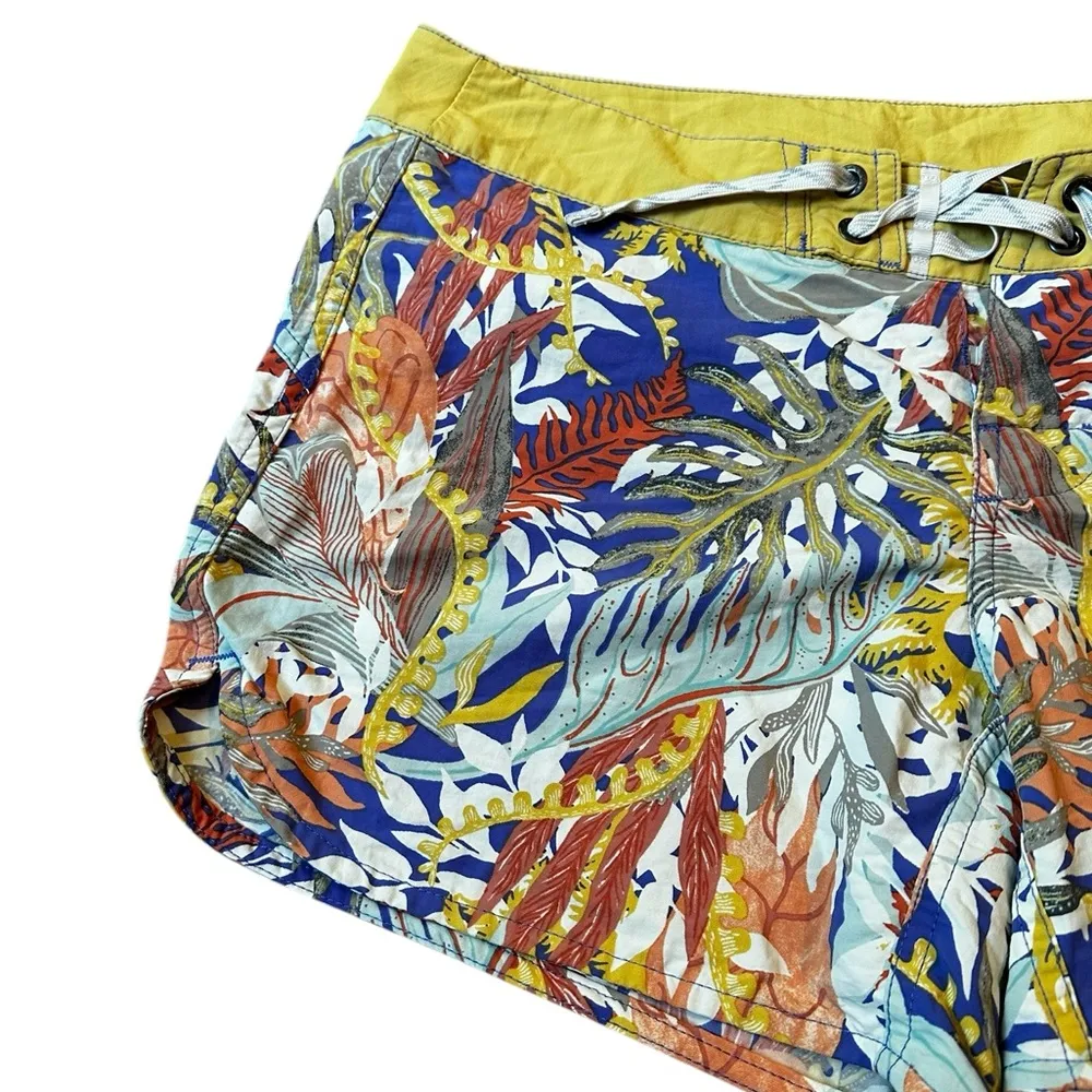 Patagonia Wavefarer Board Shorts 5” Floral Beach Outdoors Travel Womens Size 6 - Image 4