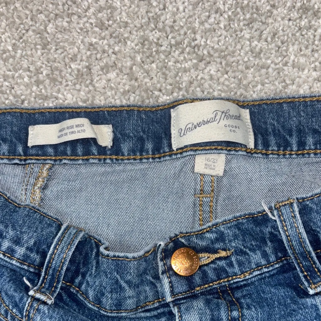 Universal‎ Thread high rise midi size 16  Blue Jean Shorts - Image 2