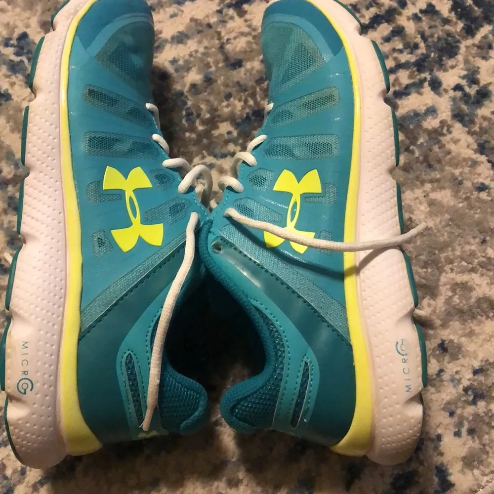 Under Armour Running Shoes Size 9-EUC - Image 5