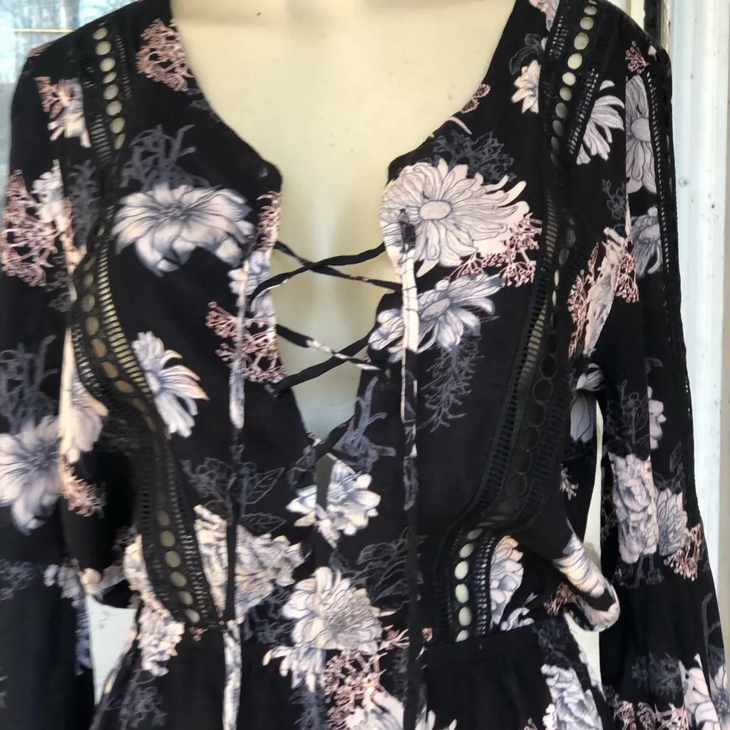 American Rah junior’s lace-up bell sleeve dress - Image 3